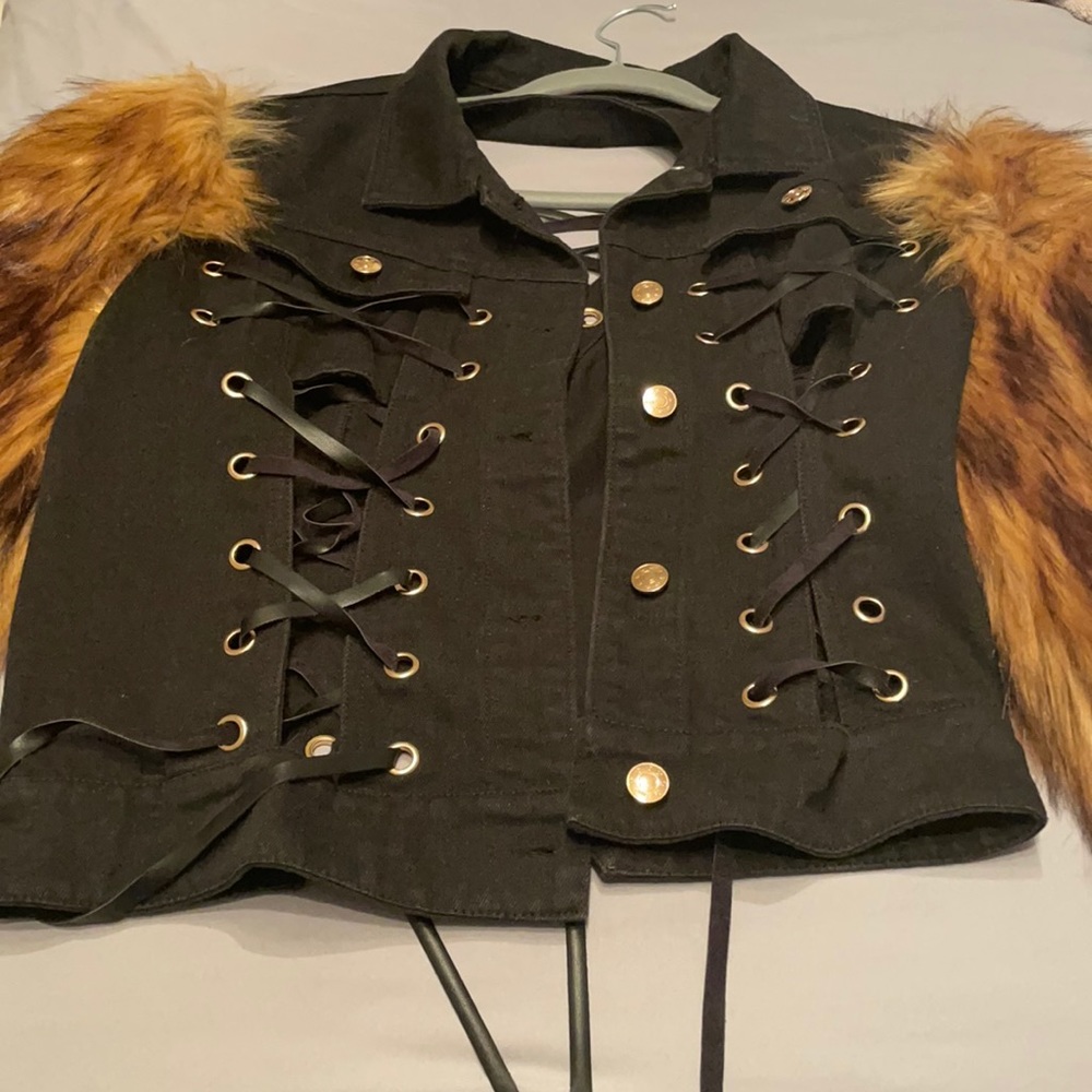 Black Jean jacket w/ faux fur sleeves